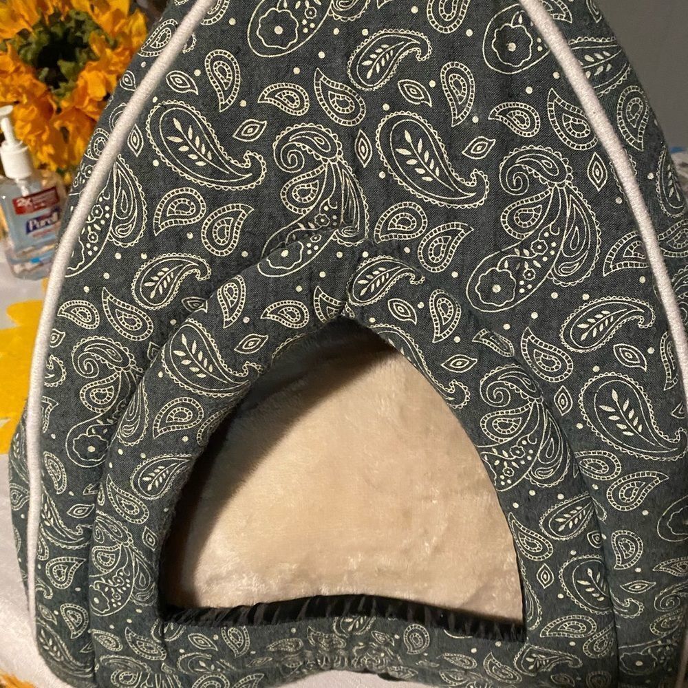 Pet Spaces Soft Dome Cat House